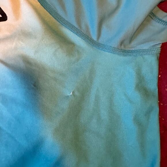 Set of 2- running shirts - one has a small snag -XL - Picture 3 of 5